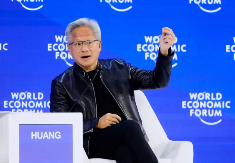 看好藍領！黃仁勳出席瑞士達沃斯論壇暢談：AI時代能拿6位數年薪