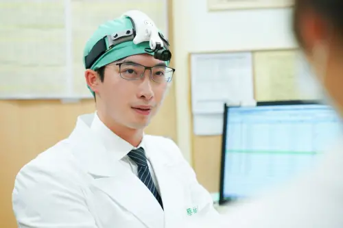 ▲醫師提醒，日常生活中需戒除吸菸、嚼檳榔和過量飲酒的習慣，並保持良好口腔衛生。（圖／台北慈濟醫院提供）