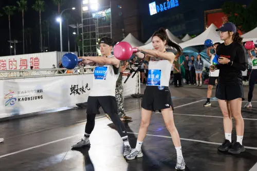 ▲被稱作「跑步王者」的南珉貞（右）曾在2025 The North Face 100 臺北越野跑挑戰賽擔任15公里組領跑員。（圖／好看娛樂提供）