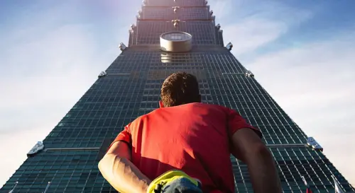 霍諾德攀登101全球直播不怕出意外？法國蜘蛛人：戰爭也天天直播
