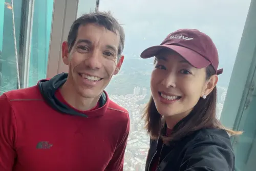 霍諾德爬101超挫：掉下去會死！賈永婕急安撫　Netflix用1招防護
