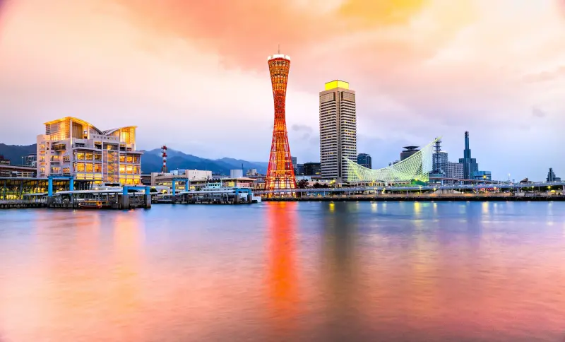 ▲雄獅旅遊攜手長榮航空推出2026上半年便宜機票下殺7折起，1月26日至1月31日限時6天，最推薦日本神戶航線來回含稅6999元，下單送eSIM、千元折扣碼疊加優惠。虎航開賣2026夏季航班1399元起。（圖／雄獅旅遊liontravel.com）