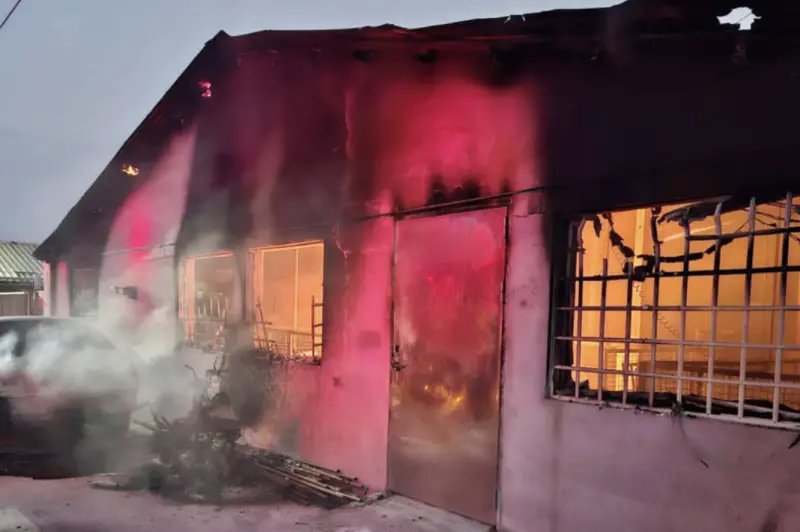 台南後壁豬舍清晨傳火警！上百隻豬仔芭比Q了　豬農初估損失60萬