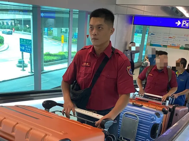 ▲基隆仁愛分隊小隊長詹能傑，因將面罩脫下讓給受困女住戶導致他長時間嚴重缺氧、呼吸道腫脹，最後送醫搶命50分鐘仍不治。（圖／翻攝基隆市消防局-角落消火伴臉書）