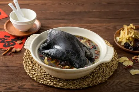 ▲大成2026年菜樂天獨享買1送2組，內含滋補的淮山烏骨雞等料理，特價僅1088元 。（圖／樂天市場提供）