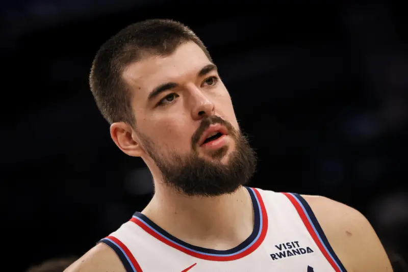 ▲隨著2月交易截止日步步逼近，洛杉磯快艇隊的中鋒祖巴茨（Ivica Zubac）意外成為聯盟最炙手可熱的交易目標。（圖／美聯社／達志影像）