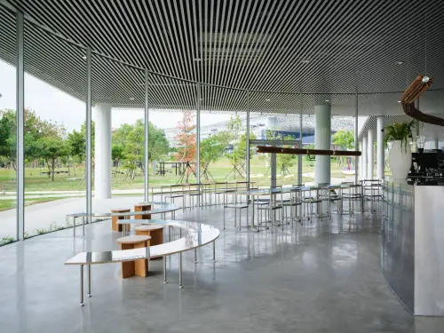 ▲pharos-coffee店內選用台灣設計團隊製作的家具攝影kohei-yamamoto(圖／文化局提供2026.1.22)