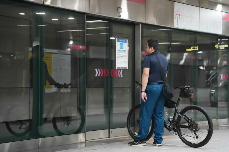 高雄捷運2月新制!攜腳踏車收費調漲 這「7個車站」不開放進出