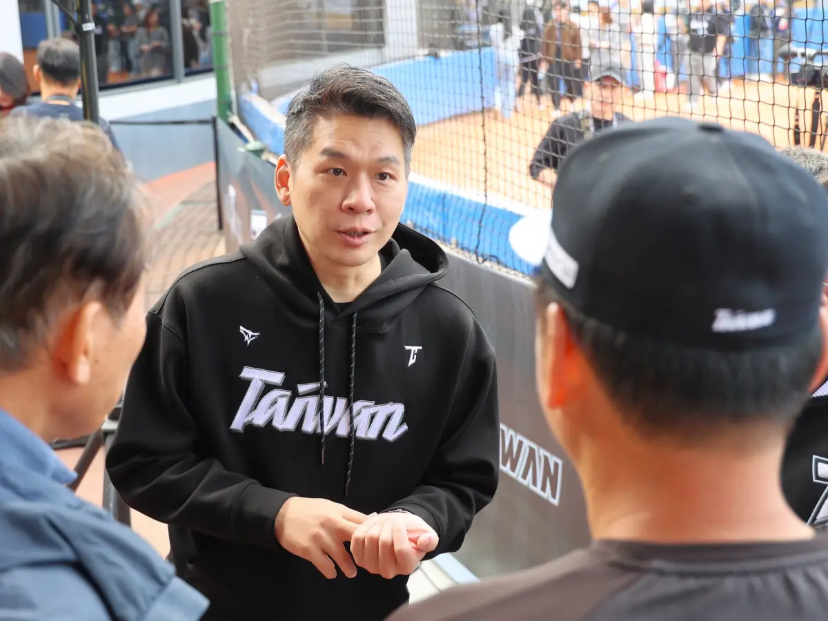 ▲ 李柏毅進入國訓中心視察各項設施進度並向立院喊話：「不能只在比賽時提供選手協助，體育基礎建設更要有穩健充足的基金做靠山」。（圖／立委李柏毅辦公室提供）