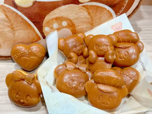 ▲Butterbear奶油小熊造型雞蛋糕，共有4款，一份8入118元。（圖／記者蕭涵云攝）