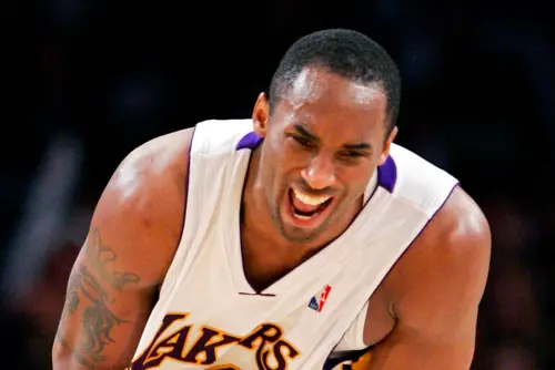 NBA歷史上的今天／Kobe狂轟81分20周年　暴龍教頭：籃框就像大海
