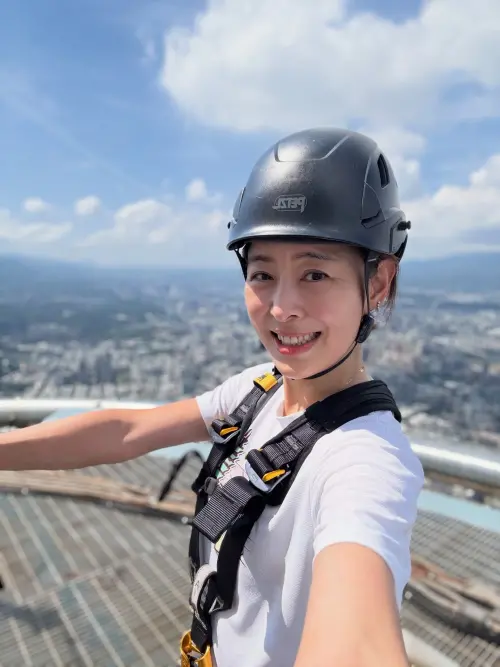 ▲霍諾德攀登101進入倒數階段，賈永婕（如圖）坦承心情緊張、焦慮又難熬。（圖／賈永婕的跑跳人生臉書）