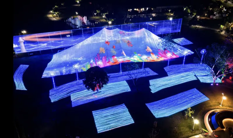 ▲2026屏東燈節將從今（23）日登場，今年打造4大燈區，分別在屏東縣民公園、萬年溪、勝利星村和內埔龍頸溪，圖為主燈：山之光。（圖／翻攝屏東燈節官網https://www.amazing-pingtung.com/ptlf）