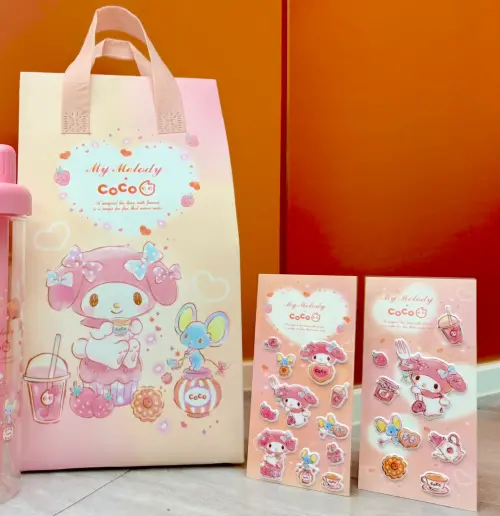 ▲指定消費免費送「美樂蒂泡泡貼紙」有2款可愛圖案，特寫給大家看。（圖／CoCo都可cocofreshtea.ca）