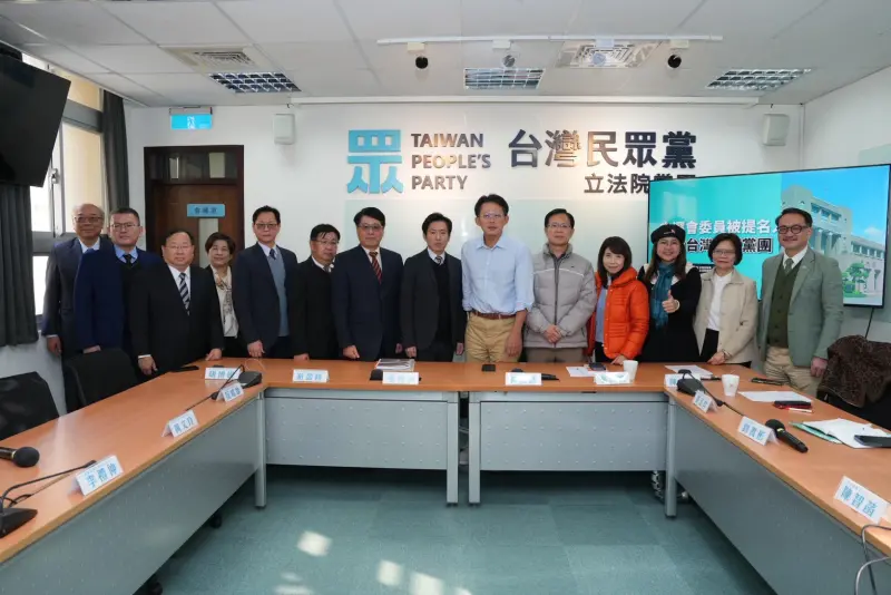 ▲行政院秘書長張惇涵率中選會委員被提名人拜會民眾黨團。（圖／民眾黨提供）