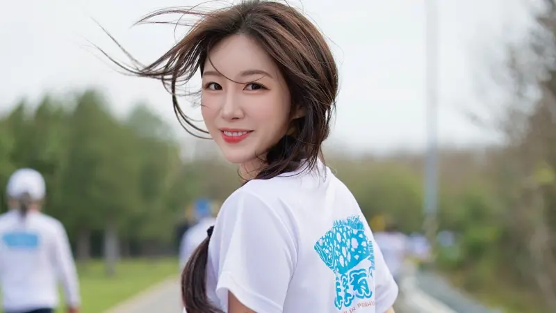 ▲安芝儇澎湖路跑照片登上PTT，鄉民一看陷入瘋狂，狂讚本人比AI還要正。（圖／안지현 IG＠wlgus2qh）