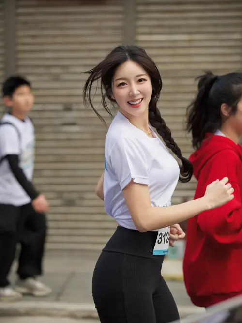 ▲▼安芝儇澎湖路跑美照博得一片好評。（圖／안지현 IG＠wlgus2qh）