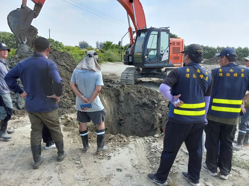 ▲臺南市政府攜手臺南地檢署、環境部環境管理署南區中心、市警局刑警大隊及環保局組成「環檢警結盟」，強力查緝非法回填廢棄物。（圖／南市府提供）