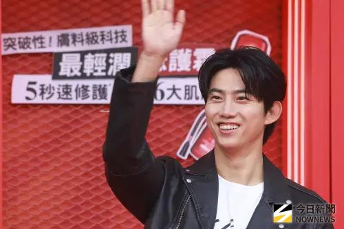 2PM玉澤演住在台中超困惑！傻眼問：為何我搭個公車也能上新聞　
