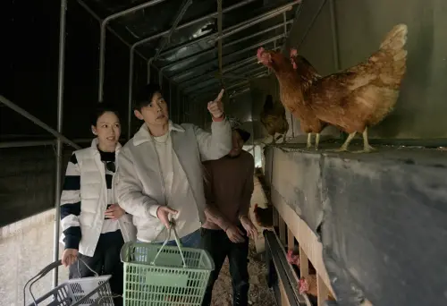 ▲Melody（左）於《嗨！營業中》被燙傷，忍不住發出慘叫。（圖／好看娛樂提供）