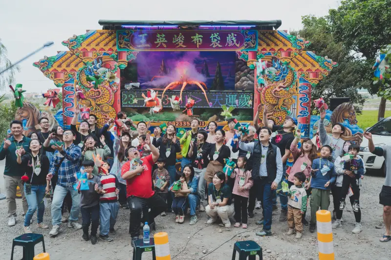 ▲豐榖建設舉辦的豐榖福田日，透過一系列農村文化體驗，邀請住戶感受土地四時運作節奏，以及人情交流溫度，（圖／豐榖建設提供）