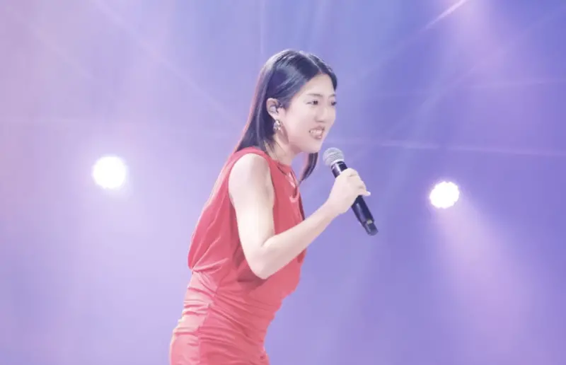 ▲新生代創作歌手李竺芯（如圖），憑藉首張全台語創作專輯《Suí 水》橫掃第36屆金曲獎三項大獎後，紅到國際，歌曲〈足芳足芳〉驚喜獲選日本NHK廣播新年特別節目播放歌曲，3月也將舉辦個人演唱會。（圖／時藝多媒體提供）