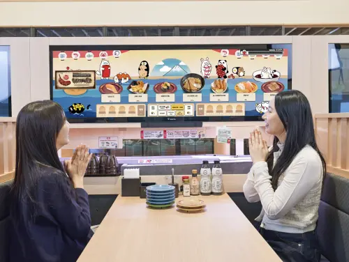 ▲總算等到台灣也導入巨型「DIGIRO壽司郎螢幕迴轉壽司」數位系統。（圖／壽司郎sushiro.com.tw）