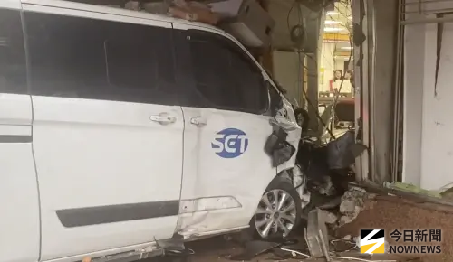 快訊／三立採訪車撞銀行釀10傷！牆壁破大洞紅磚掉落　現場慘狀曝
