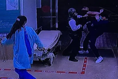 重拳擊倒中港澄清醫院護理師 羈押獲准
