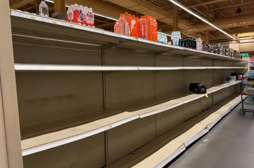 影／超強冬季風暴將至、搶購潮現！川普酸環保分子：全球暖化呢？
