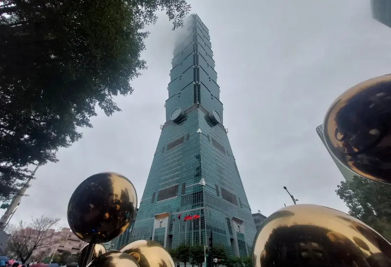 直擊／霍諾德粉絲擠爆台北101！工作人員急疏散　現場盛況一次看