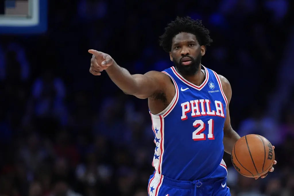 ▲費城76人隊的當家球星恩比德（Joel Embiid）正以強勢姿態宣告重返巔峰，過去15戰場均28分。（圖／美聯社／達志影像）