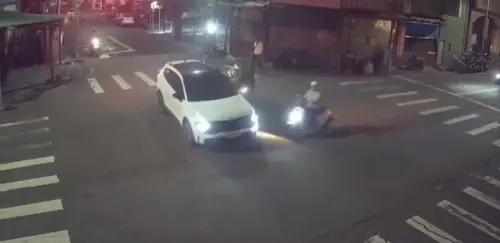 女三寶闖紅燈還直接停路口！2女騎士迎頭撞上　狠摔破相畫面曝光
