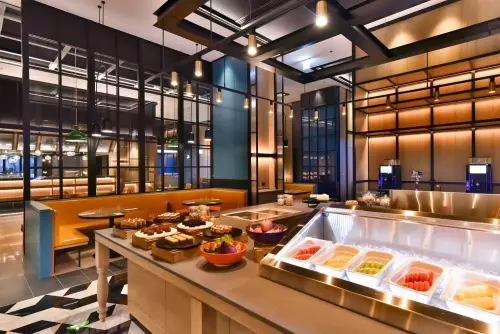 ▲八里福朋喜來登酒店推出可泡湯加上一樓自助式早餐的優惠方案，平日優惠價每人只要700元+10%。（圖／八里福朋喜來登酒店官網https://www.fptpe.com）