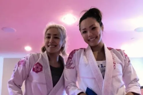 達比修有愛妻柔術晉升紫帶！昔日角力女王聖子：繫20年青帶終圓夢
