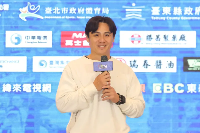 ▲日前宣布本季即將退休的統一獅球星陳鏞基，出席TLLB餐會，給現場小選手鼓勵。（圖／台灣世界少棒聯盟提供）
