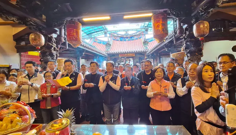    ▲山邊媽首度到台中贊境，江啟臣、楊瓊瓔等地方政壇藍綠人士、市府官員皆前往參拜祈福。（圖／台中市政府提供，2026.01.24）  