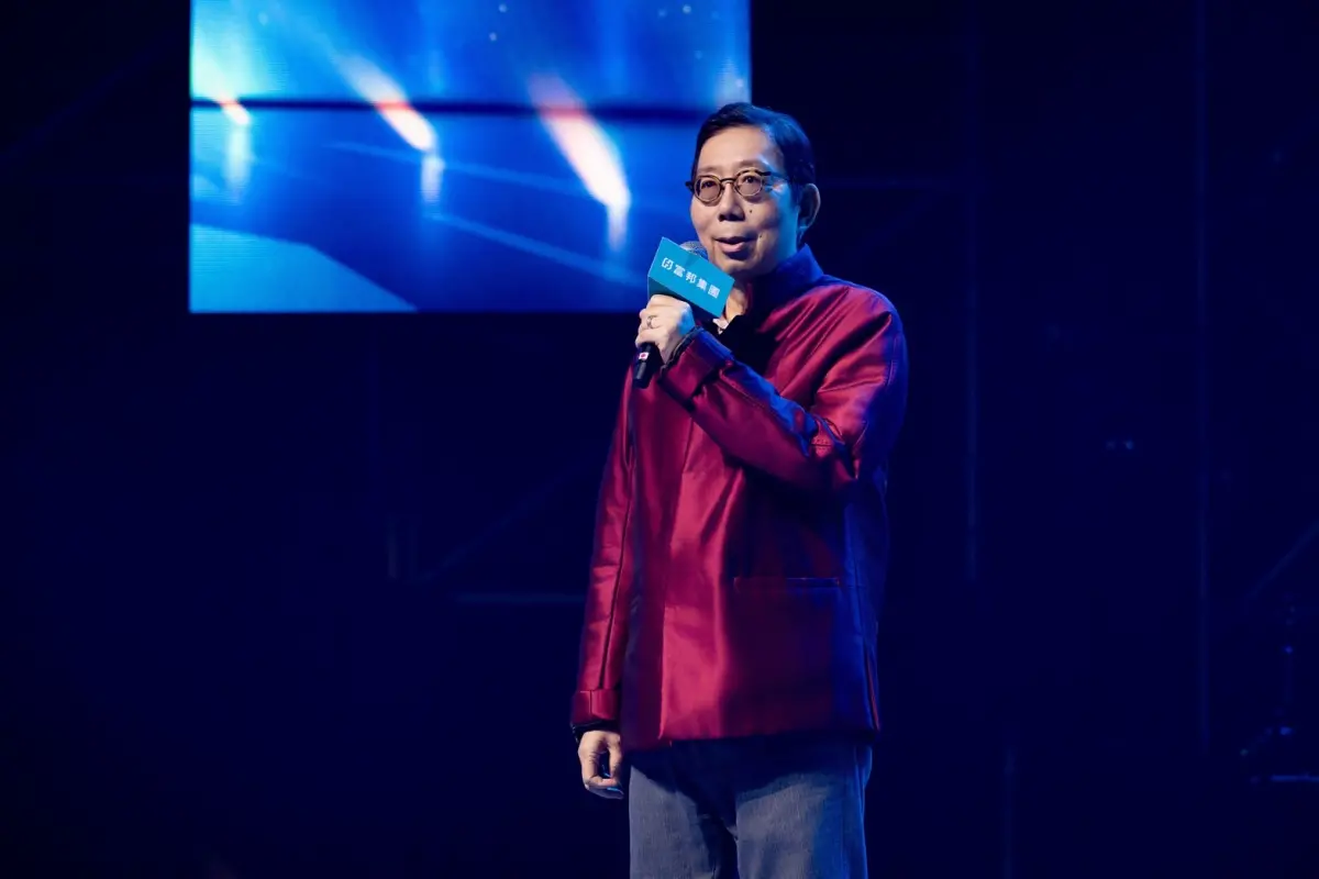 ▲富邦金控董事長蔡明興致詞時表示，富邦金控2025年穩居2025年台灣金控業獲利雙冠王，連續第17年蟬聯金控業每股盈餘獲利王。台北富邦銀行、富邦產險、富邦證券全年獲利皆創下歷史新高，富邦人壽亦維持業界第一，富邦投信資產管理規模突破兆元！（圖／富邦集團提供）