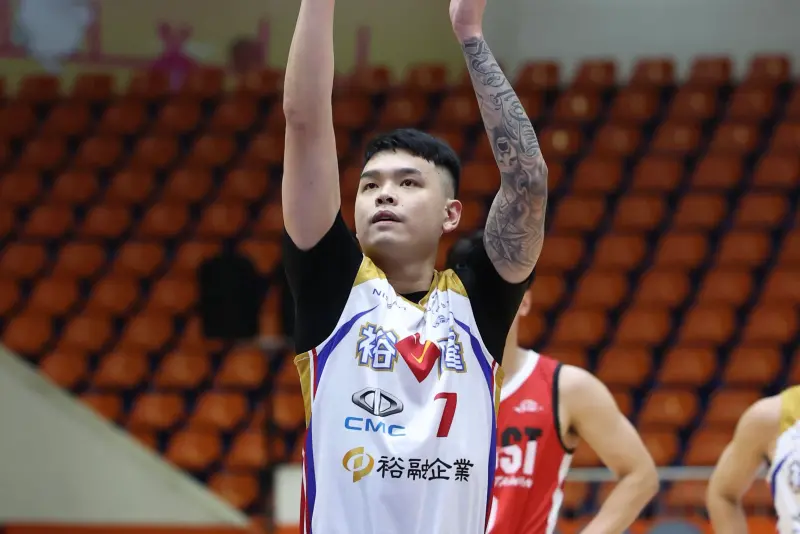 ▲陳俊男此役僅上場6分51秒，沒有分數進帳，賽後他除了表示「完全不知道林書豪有來」之外，也談到自己目前身處的困境，直呼自己「雷的要死」。（圖／籃協提供）