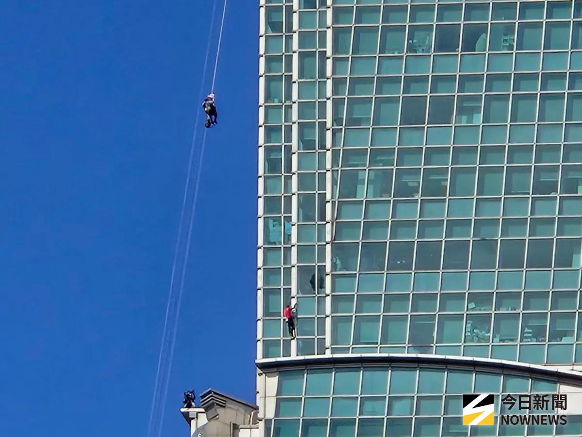 ▲霍諾德爬超過65層樓，本人稱感覺像在爬山，觀眾則嚇壞說，攝影師比他還高。（圖／NOWNEWS攝影中心）