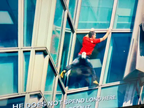 霍諾德度過最危險區域！Netflix轉播團隊鬆一口氣　89樓有人自拍
