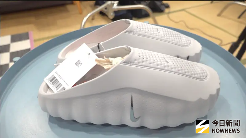 ▲原價2700台幣的Nike Mind 001在市場上售價超過10000，鞋頭18及大隻在節目中透露原因。（圖／吳忠育 攝）