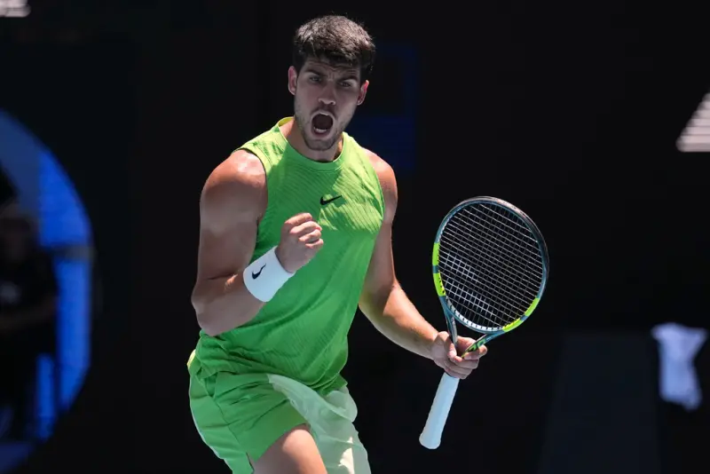 ▲西班牙球王艾卡拉茲（Carlos Alcaraz）在澳網第四輪遭遇頑強抵抗，但仍以直落三擊敗美國好手保羅（Tommy Paul），強勢晉級8強。（圖／美聯社／達志影像）