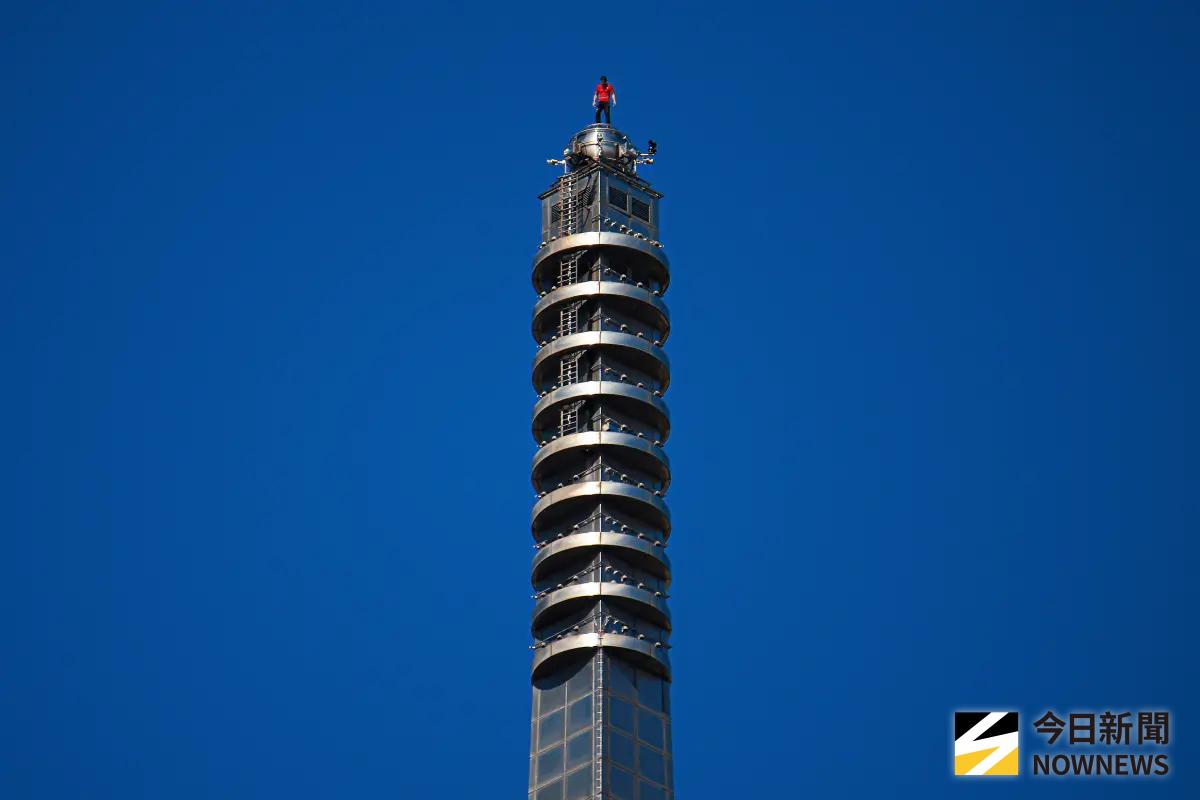 ▲霍諾德（Alex Honnold）Free Solo赤手獨攀台北101，耗時91分鐘完成。（圖／記者葉政勳攝，2026.01.25）