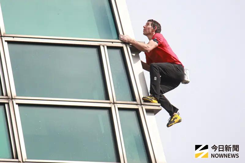 ▲霍諾德（AlexHonnold）Free Solo赤手獨攀完成台北101耗時91分鐘完成。（圖／記者葉政勳攝 ,2026.01.25）