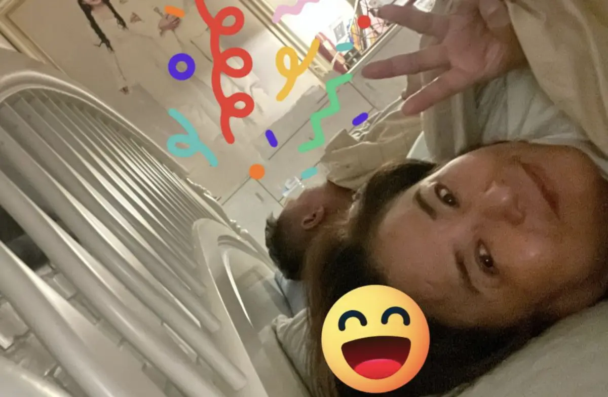 ▲「飛鷹三姝」裘海正近況曝光，她嫁給養豬大戶30週年，日前在臉書曬出和老公的床照，幸福之情溢於言表。（圖／裘海正臉書）