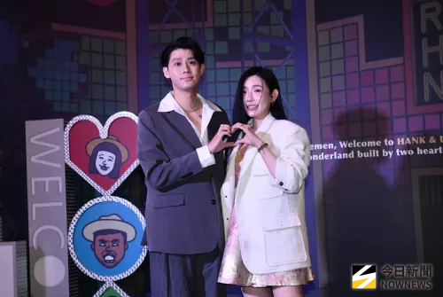 ▲許允樂（右）和老公李玉璽日前出席陳漢典、Lulu的婚禮。（圖／記者林柏年攝）