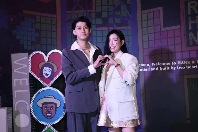 ▲李玉璽（左）與許允樂（右）現身陳漢典、Lulu婚禮，受訪時兩人透露正在努力做人中，力拼兩個寶寶。（圖／記者林柏年攝）