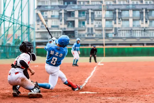 ▲帕蘇拉塔基斯利尼安率先敲出三分砲，這也是他高中生涯的首轟。（圖／學生棒聯提供）