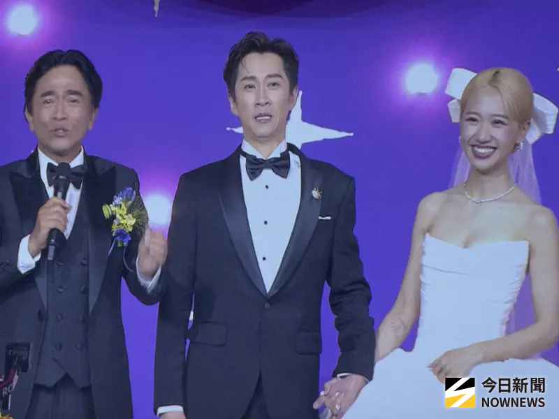 ▲吳宗憲（左起）擔任陳漢典、Lulu的婚禮證婚人，笑揭Lulu已懷孕兩天，陳漢典陪笑，Lulu再三否認。吳宗憲也有顏色笑哏連發，聽得賓客大笑。（圖／記者蘇詠智攝）